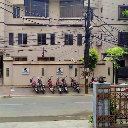 Lokal Rooms X Gulberg Лахор Екстер'єр фото