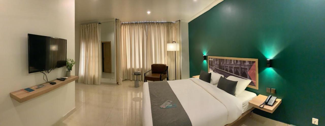 Lokal Rooms X Gulberg Лахор Екстер'єр фото