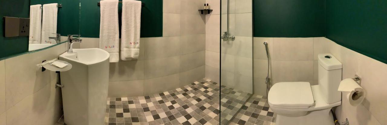 Lokal Rooms X Gulberg Лахор Екстер'єр фото