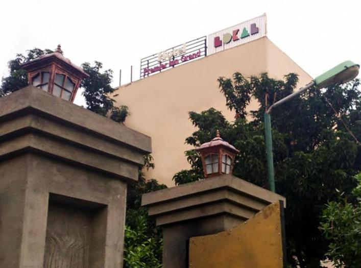 Lokal Rooms X Gulberg Лахор Екстер'єр фото
